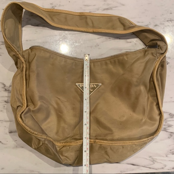 PRADA Beige Tissut Nylon shoulder bag - Picture 3 of 9